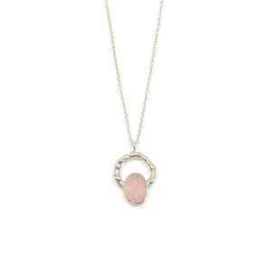 PENDENTIF AVEC QUARTZ ROSE